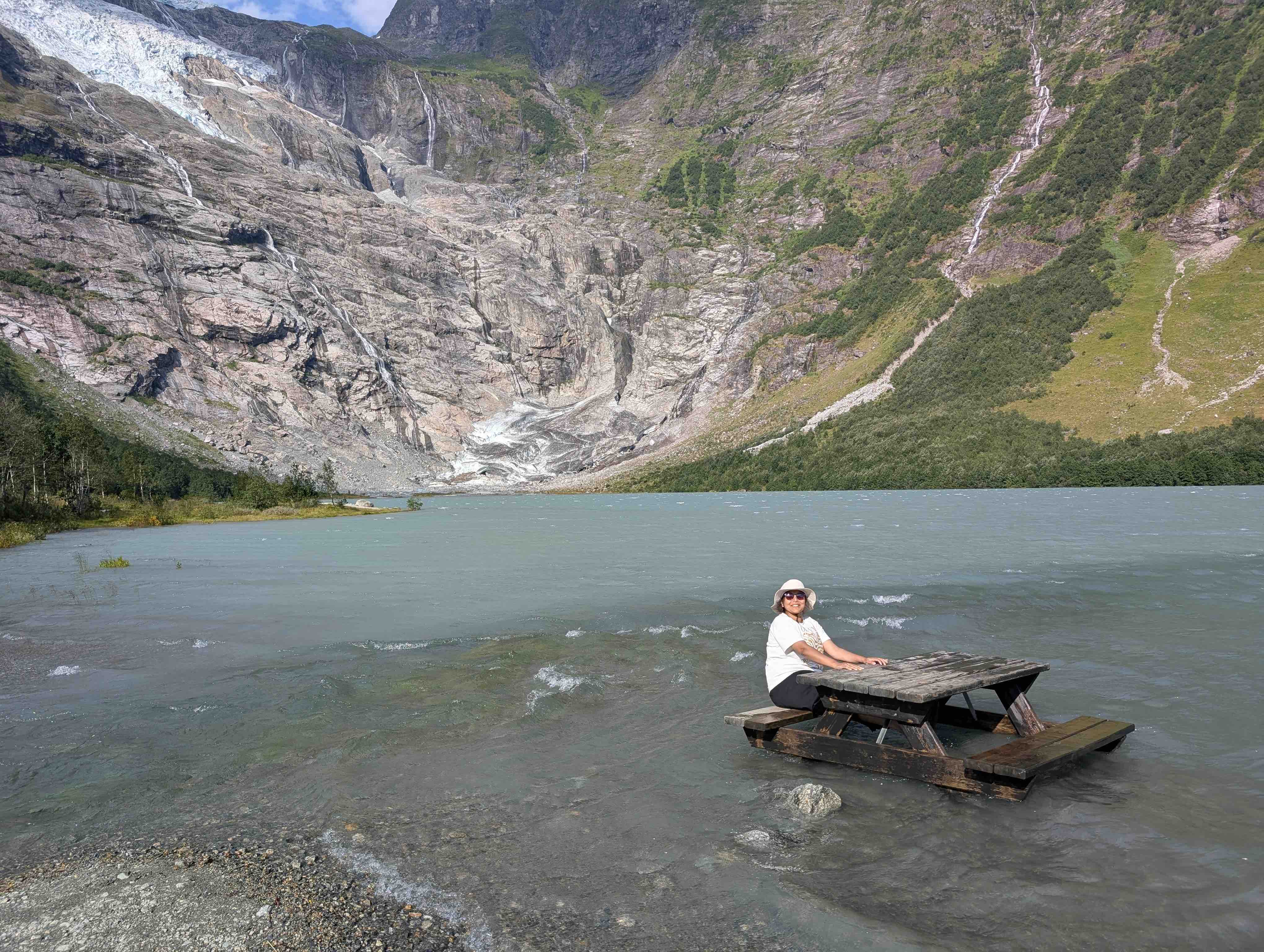 Bøyabreen Glacier Viewpoint